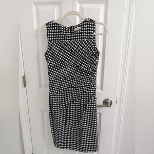 Calvin Klein Starburst Dress Like New Size 4, Black/White